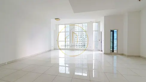 ثلاث غرف وصاله في اانهدة مع 2 باركينج جيم مسبح مجاني غرفة خادمه ماستر خزائن بالحائط بلكونه قريب من دبي