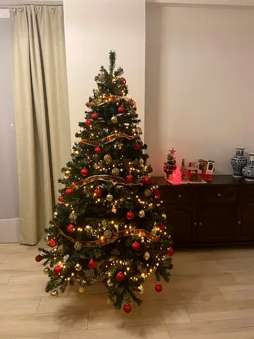 Daiso ca. 1.80m Christmas Tree - very good condition