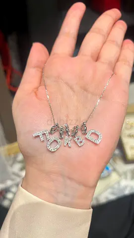 18k gold 750 Au gold pendant with natural diamonds incrusted