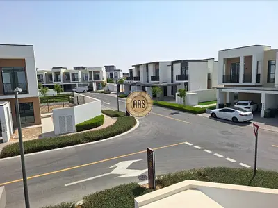 Single Row! Brand New Spacious 3bhk Villa ! Faimly community