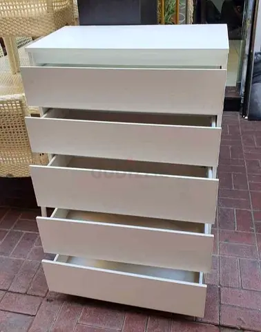White 5-Drawer Chest of Drawers - Good Condition