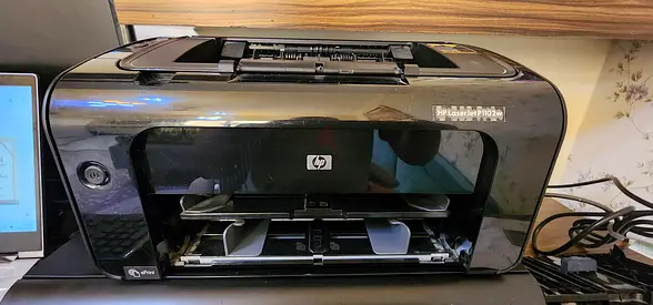 HP LaserJet P1102w