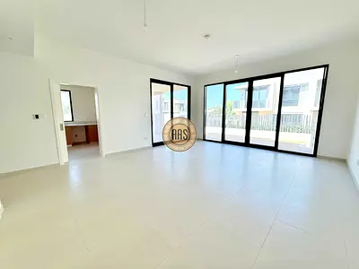 No commission 1 month free brand new 4bedroom townhouse with maid room in jebel Ali village Dubai