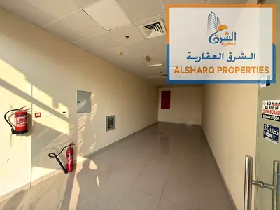 محل تجاري تكييف مركزي في الجرف 3 على الطريق مباشرة 22000