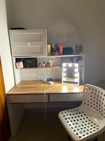 White and wooden desk with ikea chair