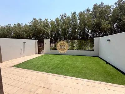 Hot Property! Lake Facing 3-Bedroom Villa For Rent in La Violeta 1