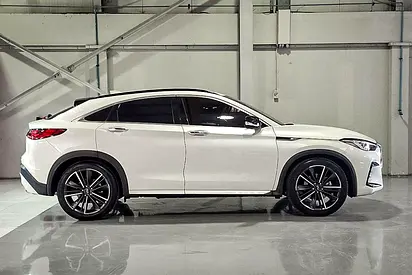 صورة 4 لـ 2023 Infiniti QX55