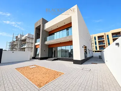 Exclusive 5BR Villa | Spacious Two-Level Layout