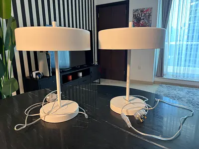 Set of 2 modern white table lamps