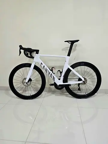 Canyon Aeroad CF SLX 2026
Size (M)
Shimano 105 Di2
12 Speed
DT Swiss 350wheelset
Price:17500