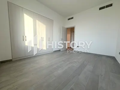 Single Row | Community View | Family Living