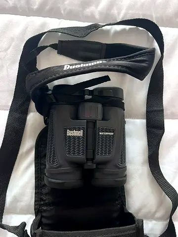 Bushnell H2O 10x42 Waterproof Binoculars + Case
