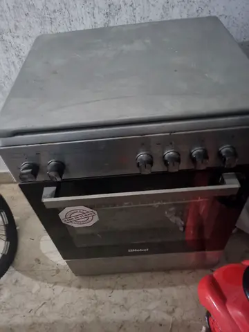 Used countertop electric oven with 4 burners