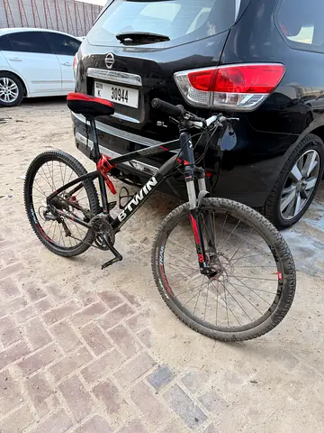 B’Twin Rockrider 540 Sport Trail Mountain Bike – Excellent Condition  Well-maintained B’Twin Rockrid