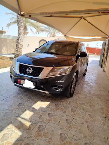 2015 Nissan Pathfinder SV (American Specs)