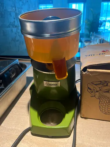 Santos Professional Citrus Juicer | French Commercial Equipment