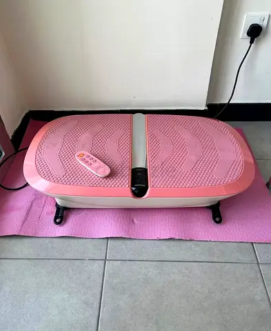 Isukoshi Pink Vibration Plate Exercise Machine with Remote - Good Condition
