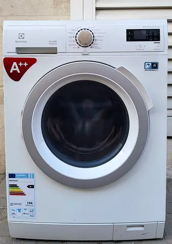 Electrolux brand 8kg washer and 6kg dryer washing machine with perfect working condition