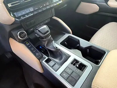 2024 Toyota PRADO — миниатюра 17