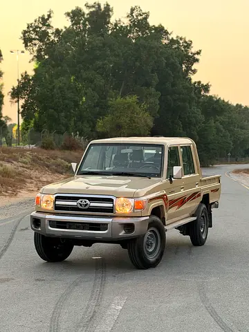 Toyota Land Cruiser 70 Series LC 79 Base 2013 GCC Specs