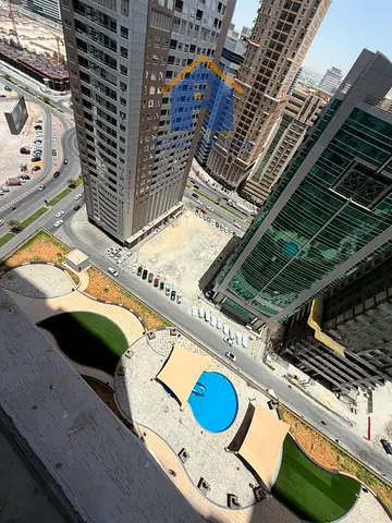 شقة غرفتين بمساحة 2075 قدم مع حديقة ومسبح