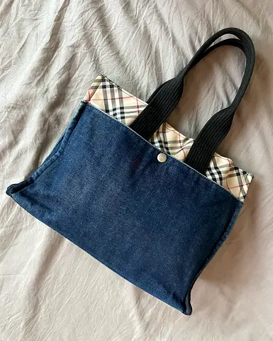 vintage Burberry denim bag - blue label