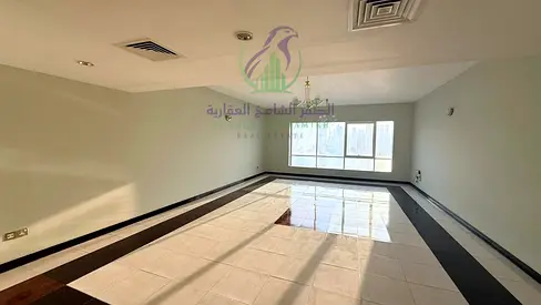 4 غرف وصالة على كورنيش المجاز 1 | تكييف مجاني وإطلالة مفتوحة | مساحات ضخمة | غرفة خادمة و5 حمامات | 4 أو 6 دفعات