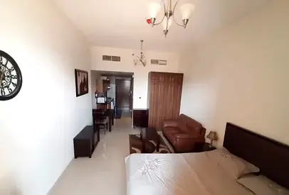 VACANT! Low Floor! Perfect Facilities!