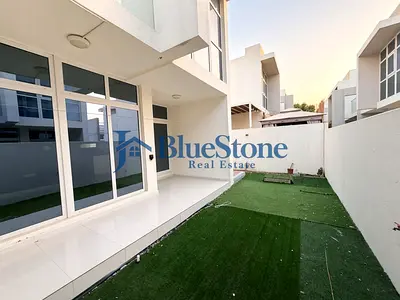 Beautiful Three Bed | Middle Row | Vacant