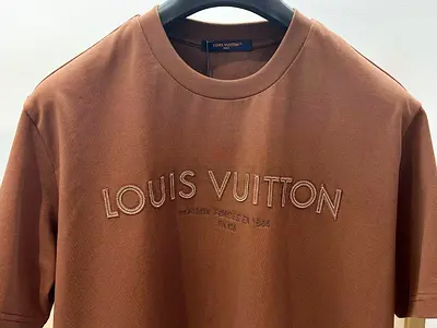 Louis Vuitton brown embroidered crewneck sweatshirt - men's size (preowned)