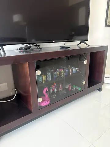 Tv stand