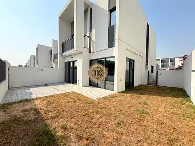 Single Row 4-Bedroom Villa Available For Rent in La Rosa Villanova