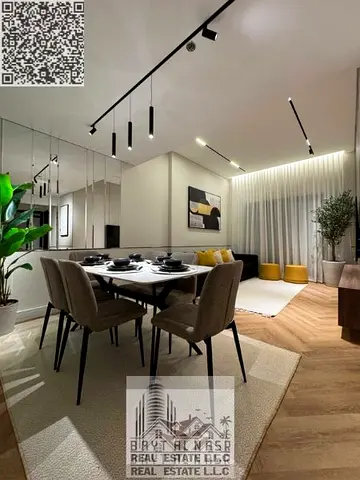 Modern 2 Bedroom Apartment | Fully Upgraded | Big VIP Parking