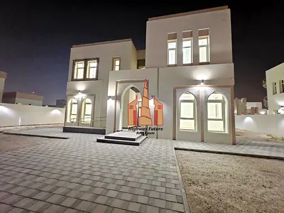 Brand new luxury 4 bedroom villa garden yard parking hall Majlis Maid room siplit Ac 120k