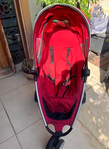 Compact foldable baby stroller - lightweight and easy to carry