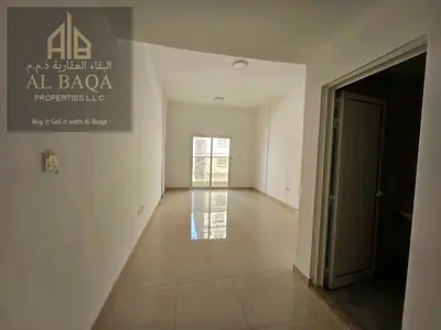 شقة مكونة من غرفتين وصالة للإيجار بالقرب من "تشاينا مول" (China Mall) - منطقة الجرف الصناعية 3
