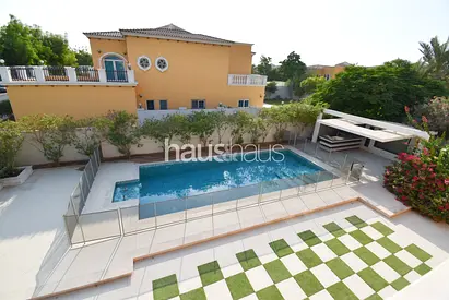 Corner Plot | Private Pool | Mint Condition