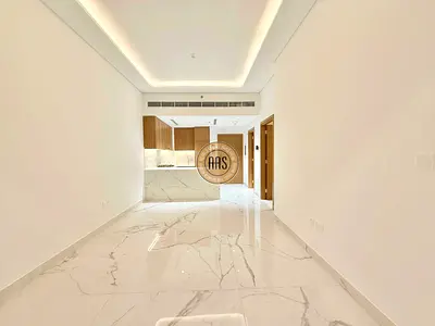 U shape kitchen •• spacious layout •• chiller free •• Ready to move •• brand new