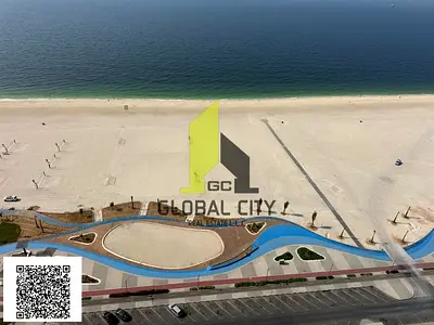 شقة فاخرة ومميزة جدًا بإطلالة بانورامية ساحرة وكاملة على البحر | موقع استثنائي على الواجهة البحرية | أسلوب حياة راقٍ ومرافق ترفيهية | 1,250,000درهم