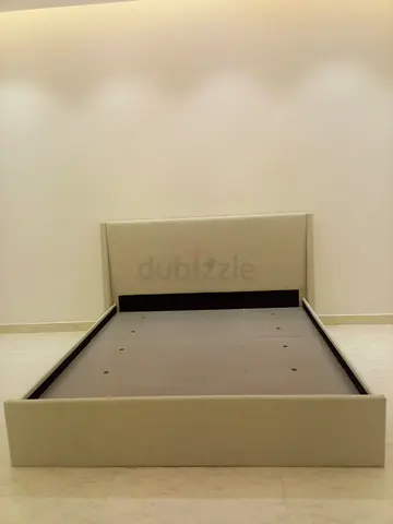 King size bed with mattress 180by200cm