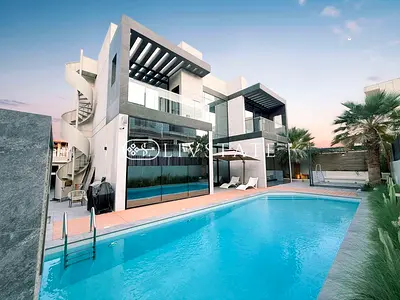 Luxurious |Highly Upgraded |Private Pool & Jacuzzi