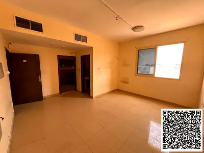 استديو واسع بمطبخ منفصل للعزاب للإيجار السنوي في الجرف الصناعية 2 – عجمان | 23,000 درهم فقط و4 دفعات