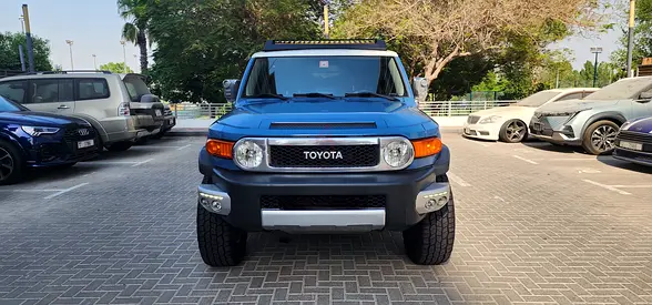 Toyota FJ Cruiser VXR 2013 | GCC | ARB OME | Custom Roof Rack | Dual Tanks | First owner
