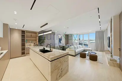 1 OF 1 HIGH END RENOVATED 3 BED APARTMENT
