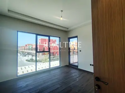 Brand New 4BR | Single Row Townhouse | Closet to Lagoon