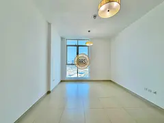 Hot Offer ~ Multiple cheques ~ One bedroom + 2 bathrooms < Front of shopping mall < easy access to s