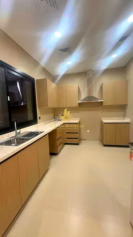 Modern Lay-out | Vacant | Closed Kitchen | Open View