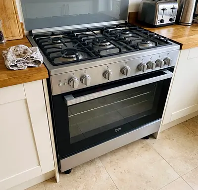 Beko 90x60cm Free standing Gas Cooker, full safety with 5 High Efficiency Gas  - Excellent Condition