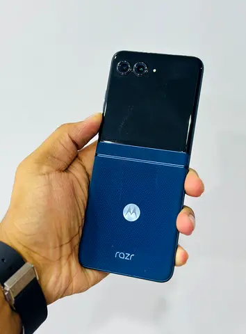 Moto razr 2025