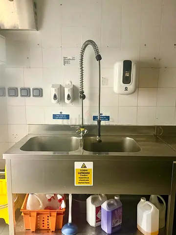 Pros Double bowl sink